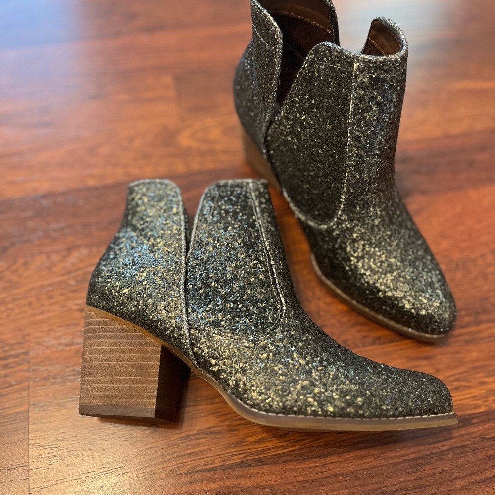Not Rated Glitter Ankle Boots - Black and Silver